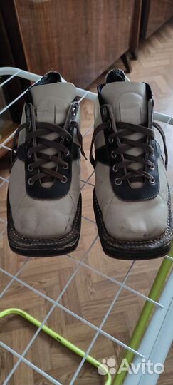 Лыжные ботинки