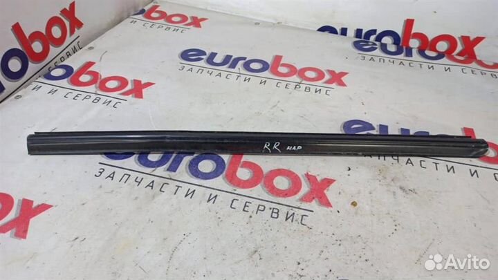 Накладка стекла заднего левого Ford Maverick 2001