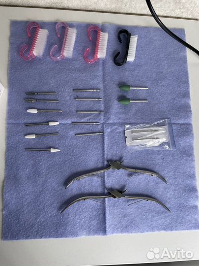 Полный набор начинающему мастеру маникюра