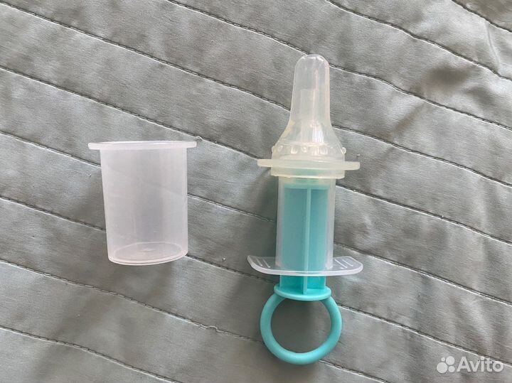 Шприц для лекарств и новая соска avent