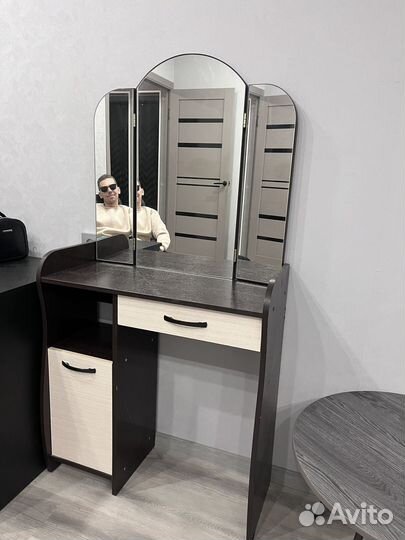 Туалетный столик