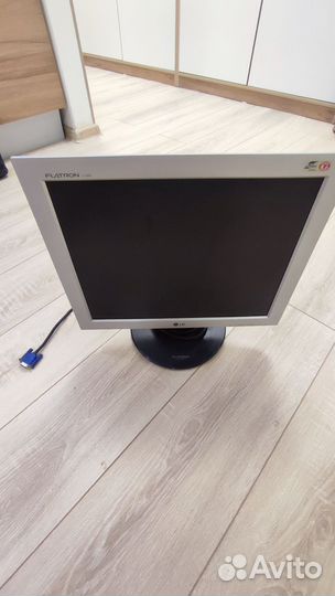 Монитор LG Flatron L1730S
