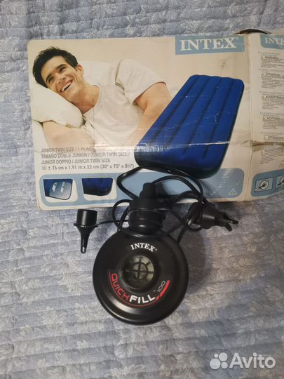 Надувной матрас с насосом