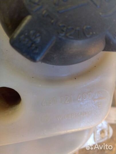 Разширительный бачок Audi 100 c3