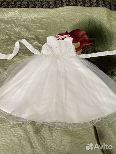 Платье для девочки новое