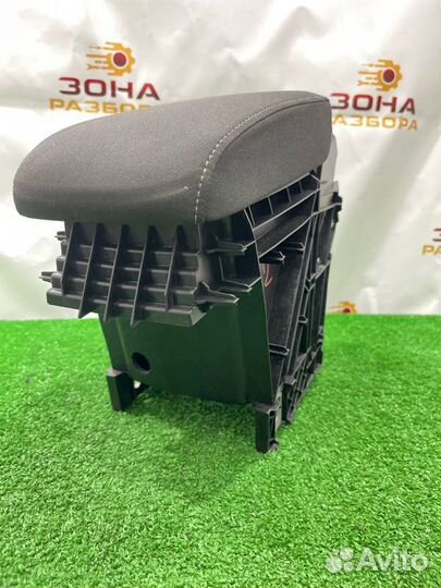 Подлокотник Volkswagen Golf MK7 CJZ 2014