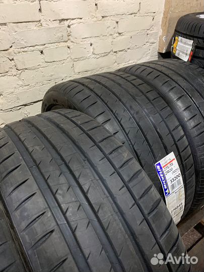 Michelin Pilot Sport 4 S 245/40 R20 и 275/35 R20 99Y