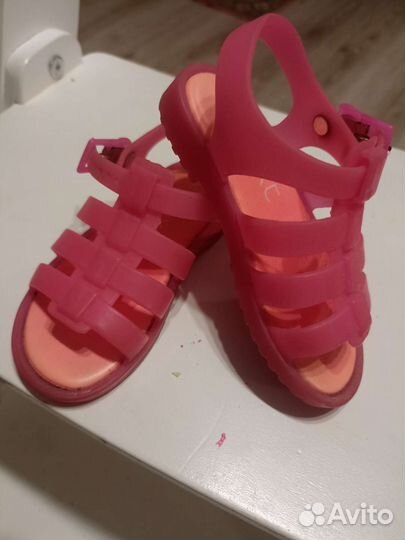 Сандалии на девочкк