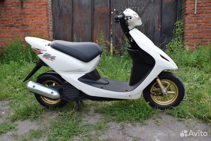Спортивный скутер Honda Dio Z4 инжектор 4Т без РФ