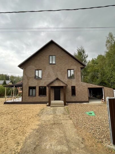 Дом 215 м² на участке 7 сот.