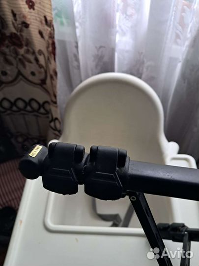 Штатив для видеокамеры