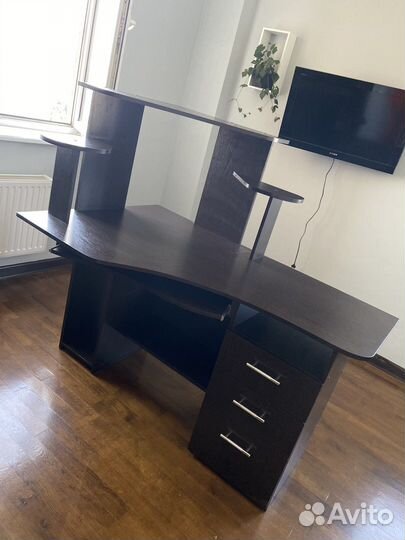 Компьютерный стол