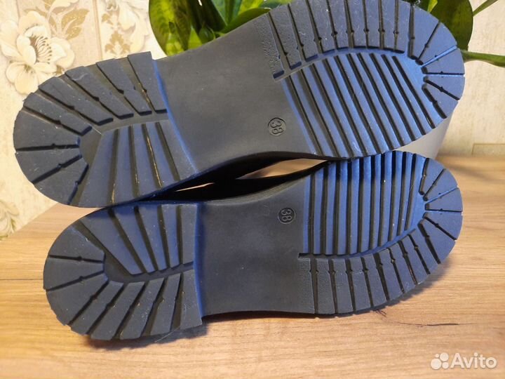 Ботинки женские 38