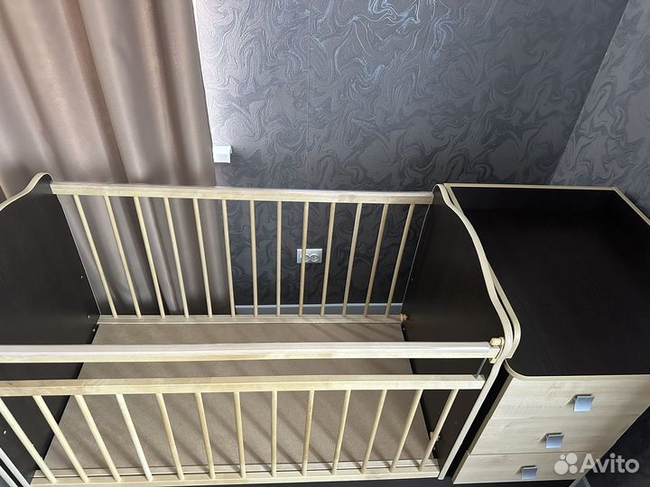 Детская кроватка трансформер с маятником