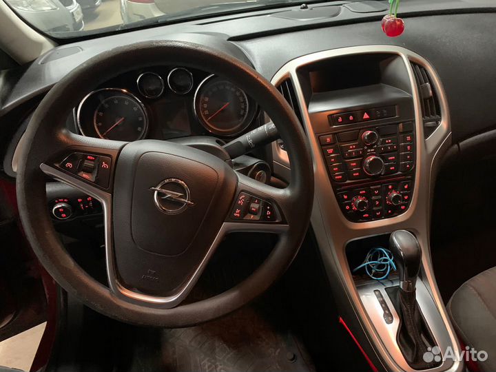 Opel Astra 1.6 AT, 2011, 167 000 км