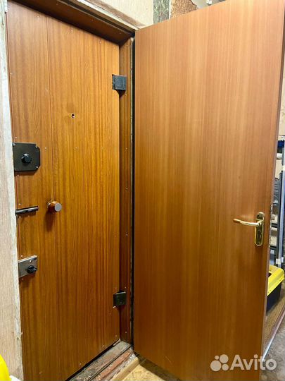 Дверь входная железная