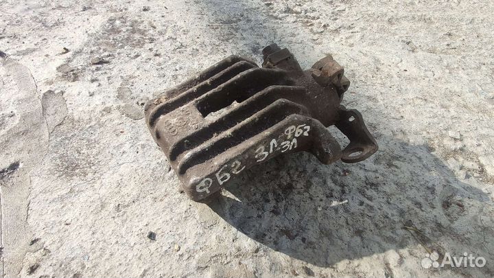 Суппорт левый Volkswagen Bora ручник не работает