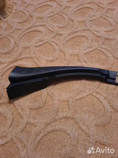 Накладка замка багажника rav 4 2013