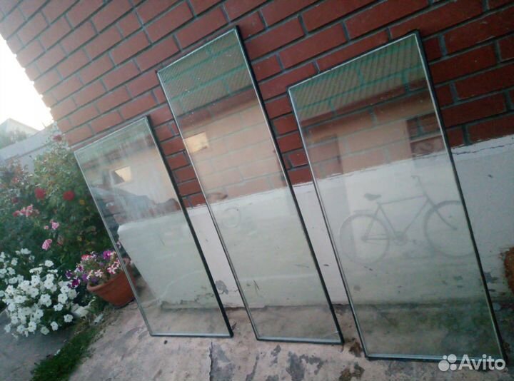 Оконные рамы, стекла