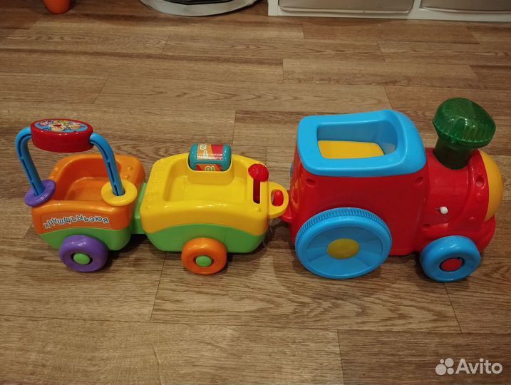 Паровозик fisher price