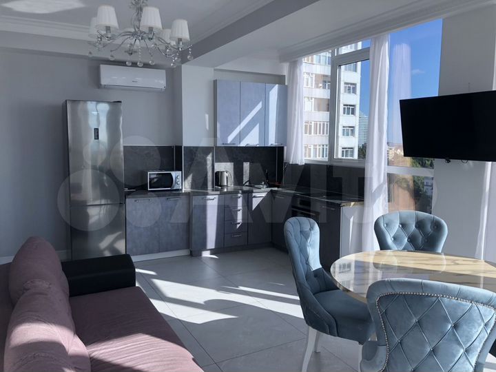 2-к. квартира, 70 м², 13/17 эт.