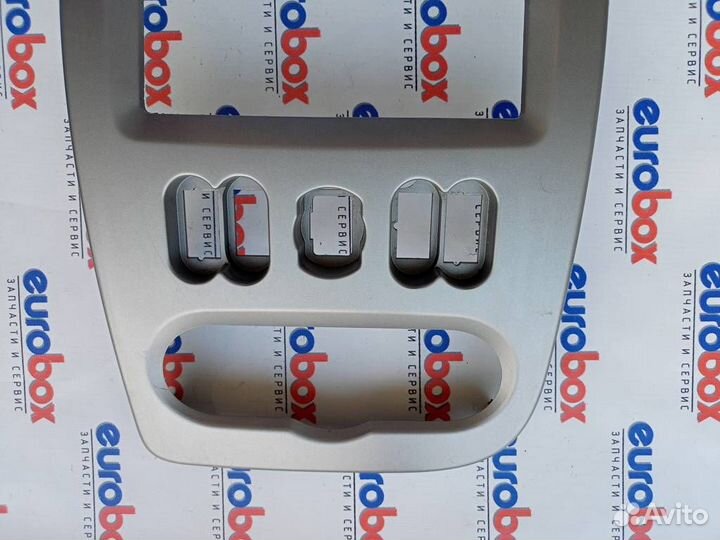 Рамка магнитолы Renault Logan 2005