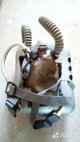 Кислородно-изолирующий противогаз КИП-8