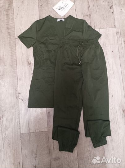 Медицинские костюмы женские