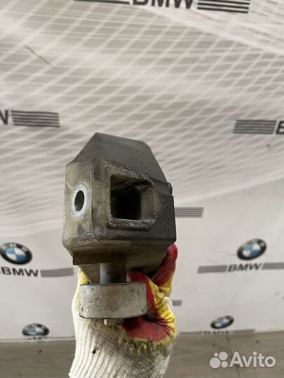 Лапа двигателя левая BMW F10/F06/F07/ N55