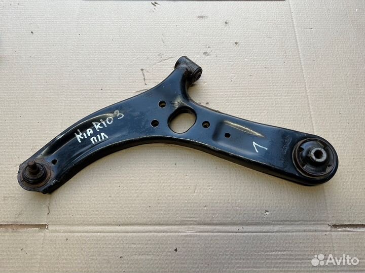 Рычаг передний левый Kia Rio 3