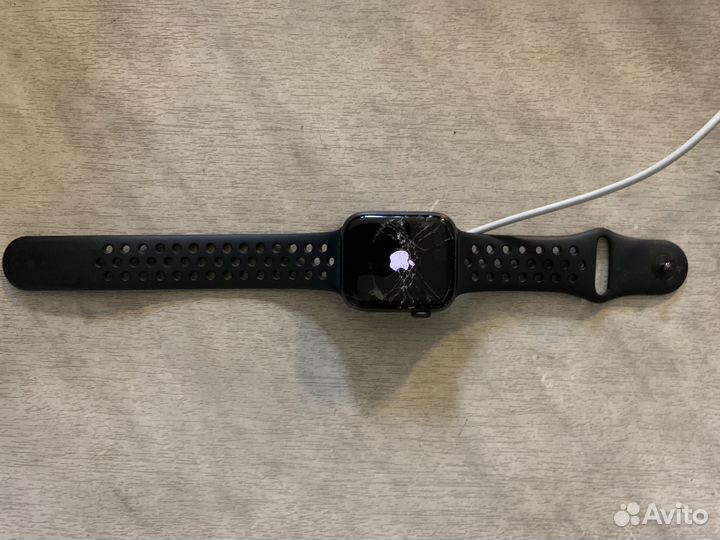 Часы apple watch se 44 mm nike
