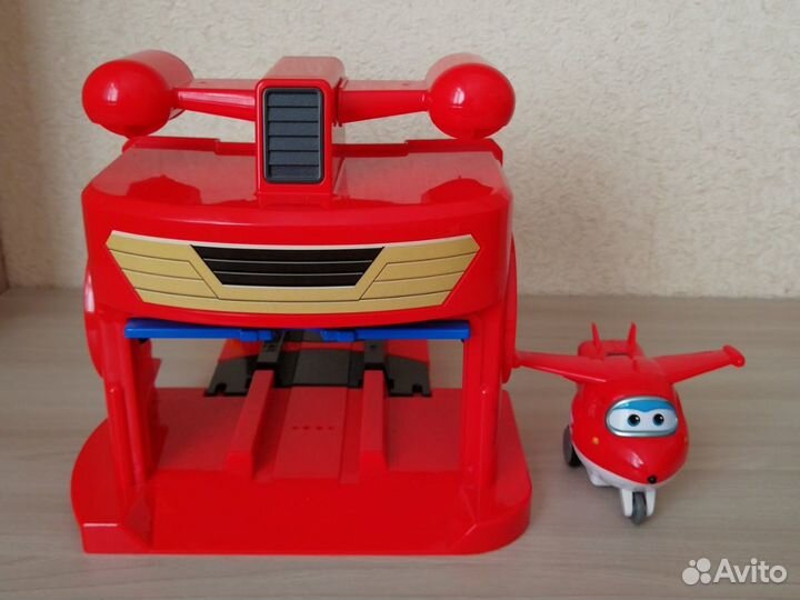 Ангар Джета как новый