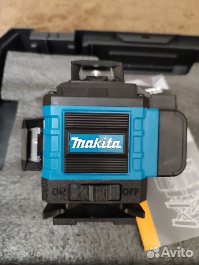 Лазерный уровень Makita 4D - 360 в комплекте