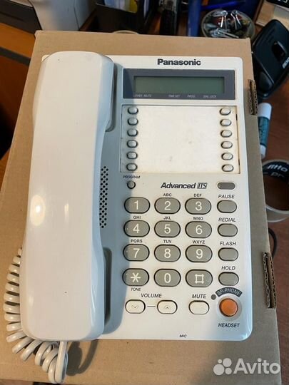 Телефон Panasonic KX-TS2365ruw