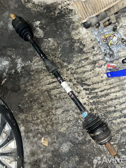 Привод правый mitsubishi lancer 9