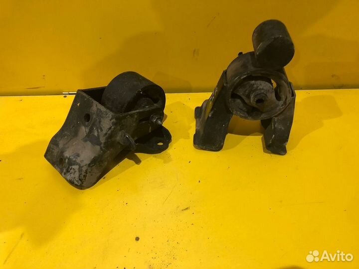 Опора двигателя Kia Cerato II 2008–2013