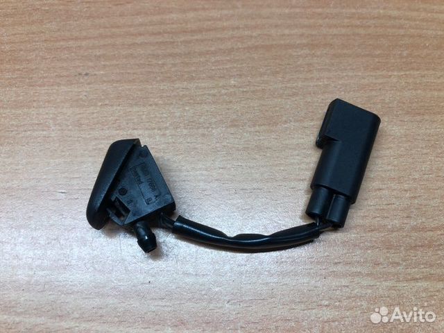 Форсунка омывателя лобового стекла передняя Ford