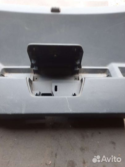 Обшивка крышки багажника на volkswagen tiguan 2