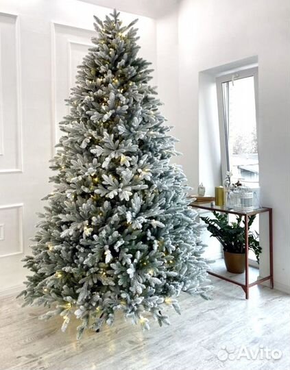 Елка искусственная заснеженная