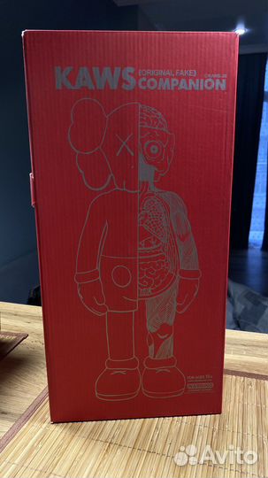 Коллекционная игрушка kaws black