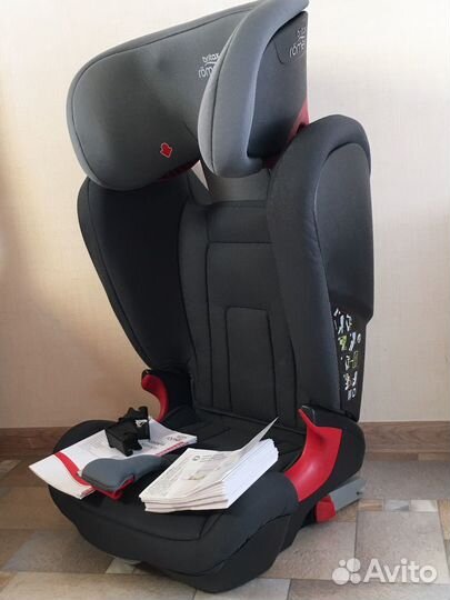 Britax Romer Kidfix2 R в расцветке Storm Grey