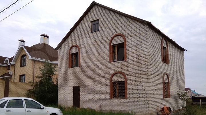 Коттедж 298,8 м² на участке 8 сот.