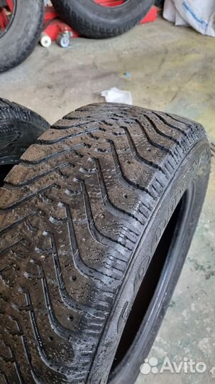 Goodyear UltraGrip 500 215/60 R16 99T