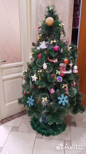 Елка искусственная 180 см и игрушки