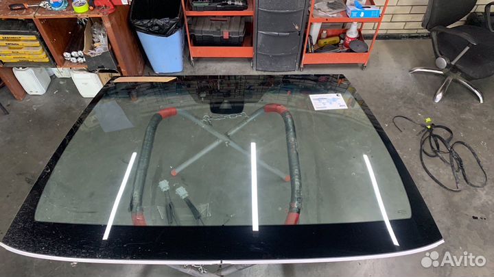 Лобовое стекло на toyota camry 70