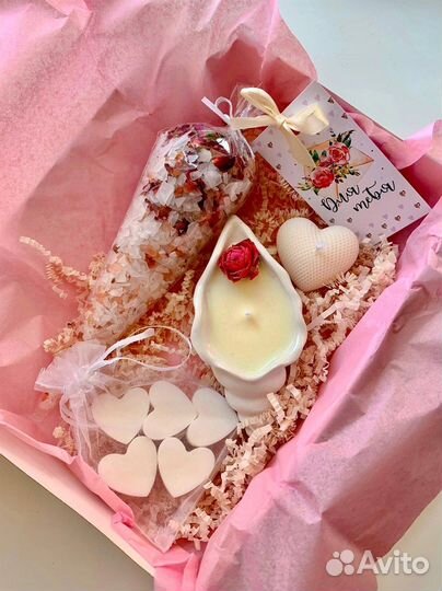 Подарок бокс для девушки свечи мини букеты