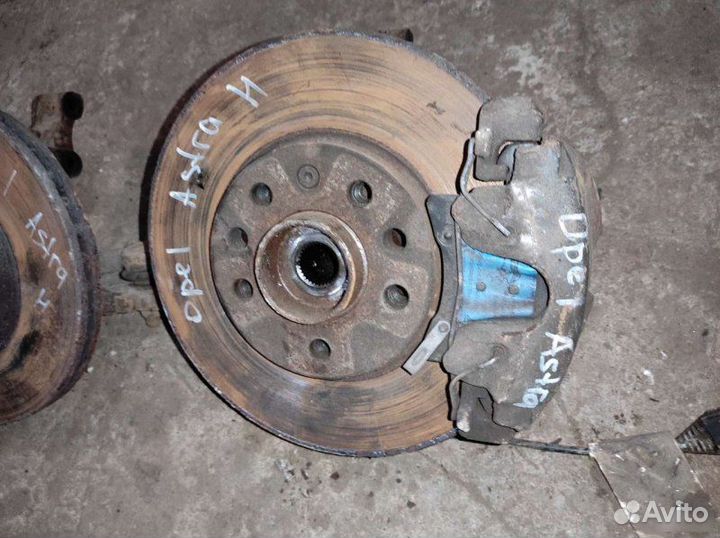 Суппорт передний Opel Astra H 1.6