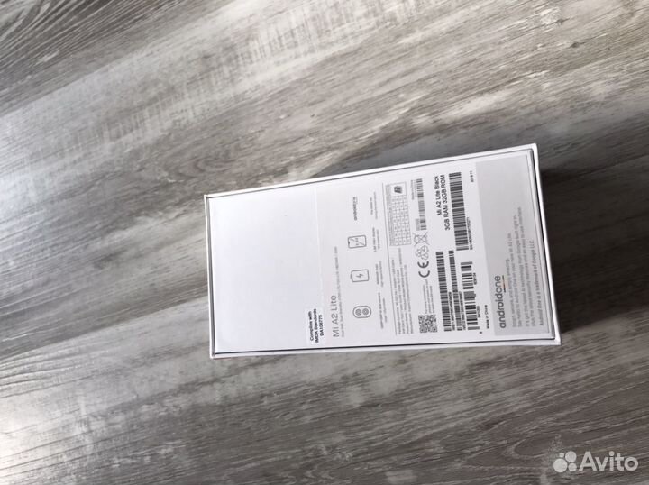 Коробка от Xiaomi Mi2, белого цвета