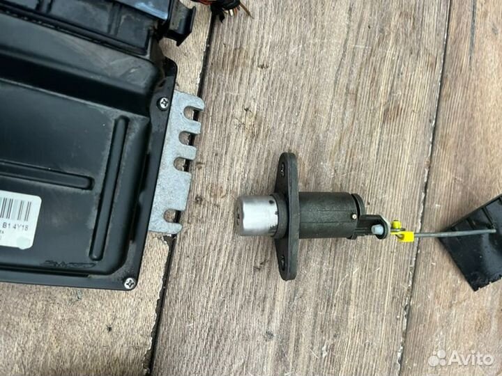 Блок управления двигателем Nissan Almera N16 1.5