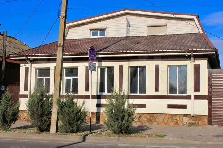 Дом 228,6 м² на участке 8,1 сот.